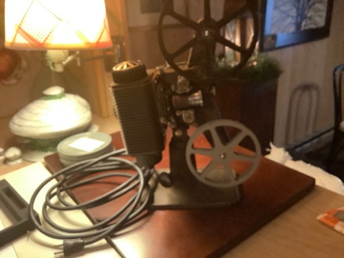 Vintage Revere 8 Model 85 Film Projector 8 Mm - Working - Picture 5 of 13
