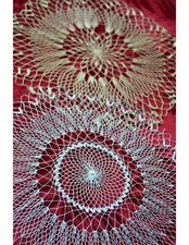 DUE CENTRI REALIZZATI A MANO "merletto di Teneriffe "