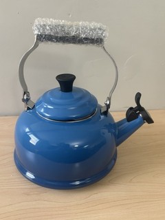Le Creuset 1.7 QT Whistling Tea Kettle 1.7 QT Marseille/Blue New Other