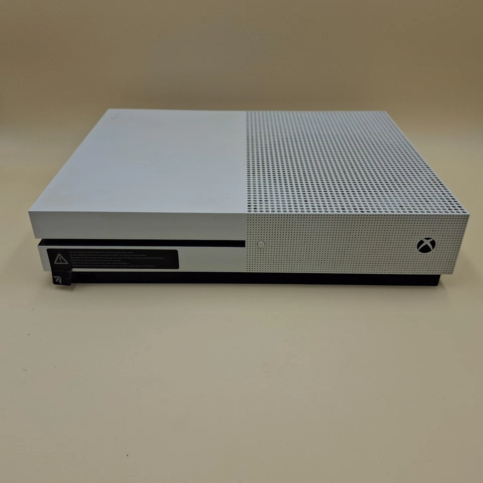 Microsoft Xbox One S, foto 2 di 5