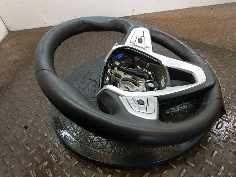 BMW 740I 2017 volante con cambio de paleta Foto 3 de 4