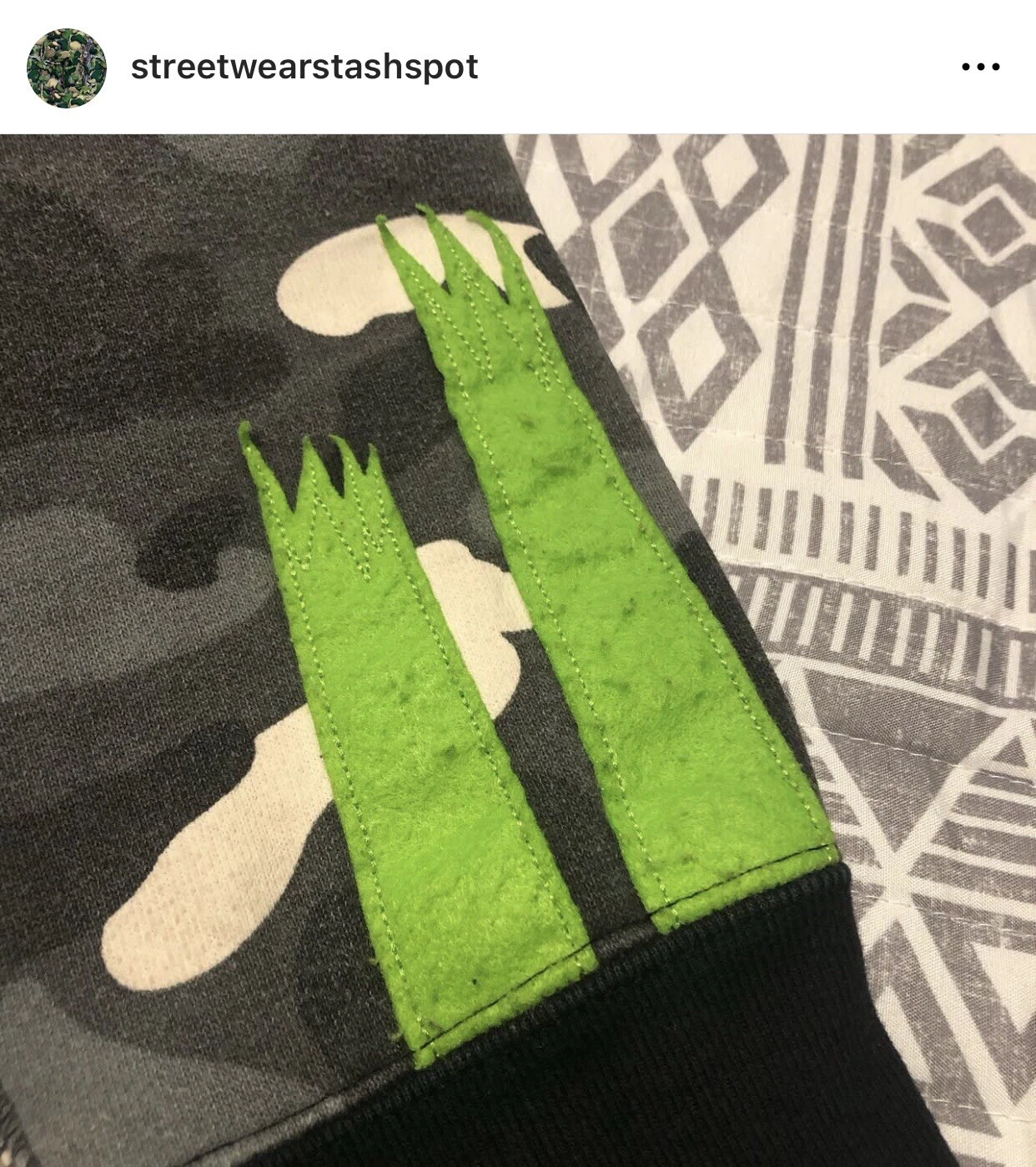 A BATHING APE (BAPE) Felpa con cappuccio e zip intera A Bathing Ape Bape Glow In the Dark City Camo Panda taglia small