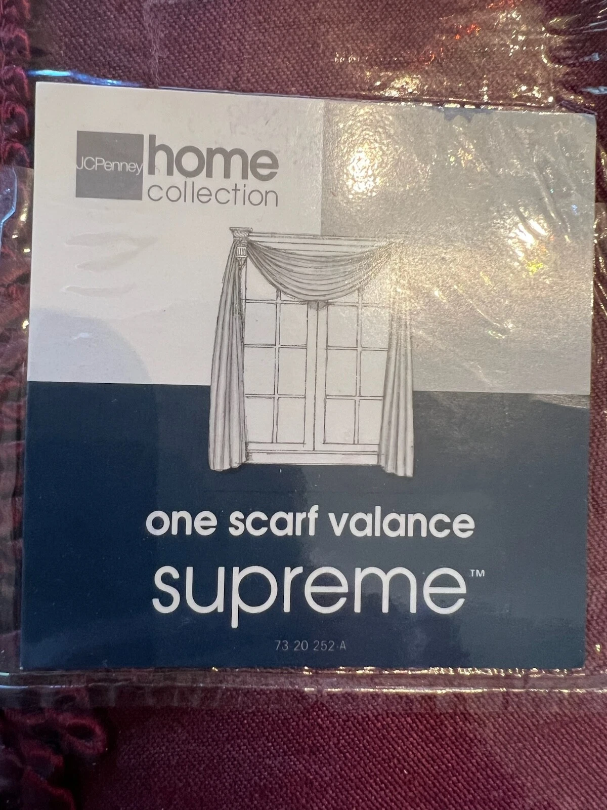 JC Penney   1 écharpe valance 