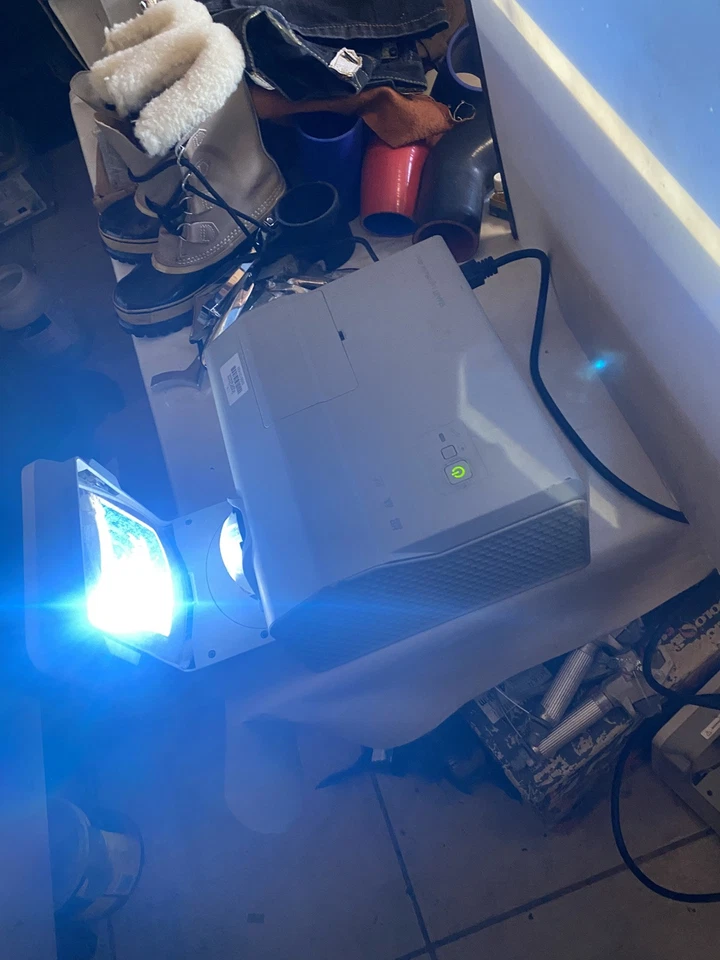 Smart LightRaise 40wi Projector SLR40wi PC 3D Ready Ultra Short Throw W/ Spots - Image 3 of 4