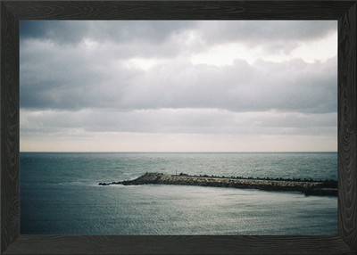 Seawall Under Cloudy Sky Gerahmtes Wandbild Poster Leinwanddruck Bild