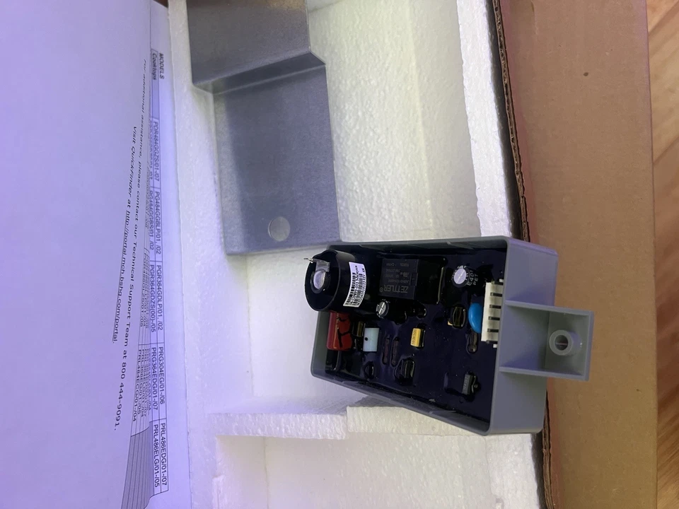 BOSCH 00618624 Ignition Coil 1/2" NPT Plastic Automotive Component - Image 2 of 4