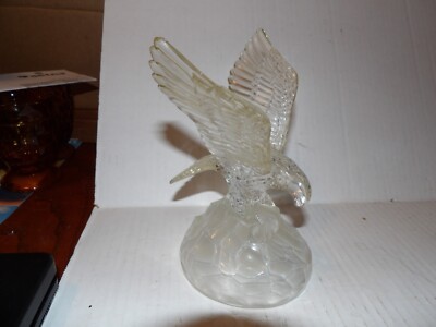 Boutique Cristal d'Arques Bird w/Fish In Talons ''Aigle'' Genuine Lead Crystal.