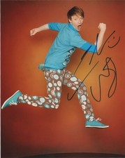 Calum Worthy Austin & Ally Autographed Signed 8x10 Photo COA #S4