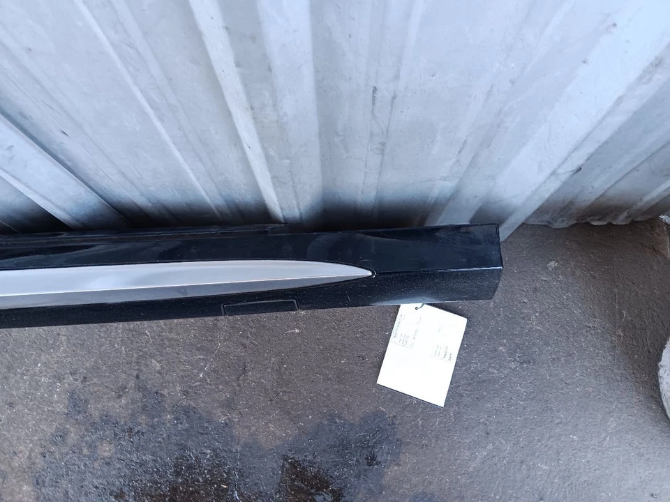 12-18 Mercedes 218 CLS63 Right Rocker Moulding Side Skirt Panel AMG Black  - Image 4 of 4