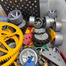 Over 2000 Pieces 10 Lbs HUGE K'NEX Mixed Bulk Lot Misc Just of Parts Knex Clean!