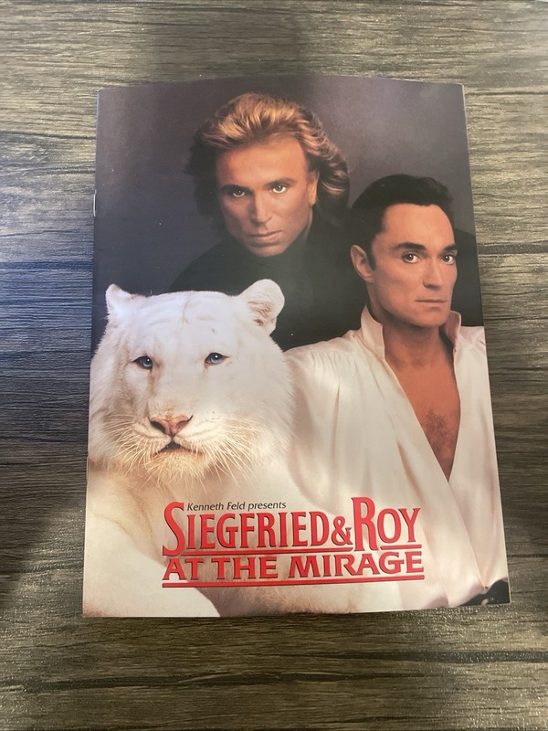 Siegfried & Roy At the Mirage 1994 Program Lots of Pictures Excellent Condition