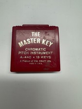 Vintage The Master Key Chromatic Pitch Pipe Instrument Kratt Co. A-440 13 Keys