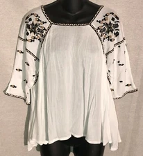 Curations White, Black, & Camel Short Sleeve Embroidered Blouse - XS