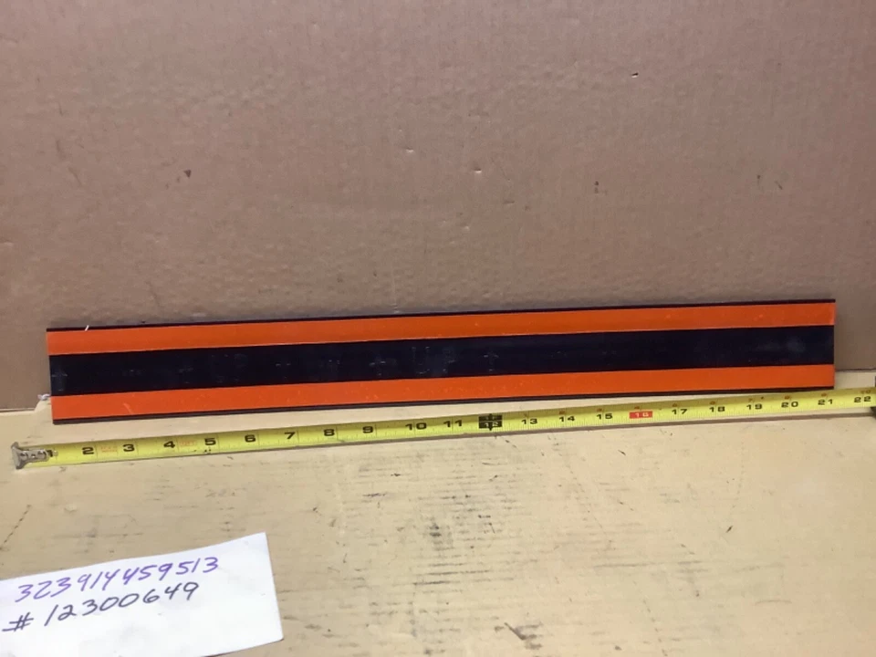 Новый из старых запасов оригинальный молдинг для кузова кузова GM 1982 1983 Chevrolet S10, длина 21 3/4 дюйма 12300649 - Изображение 2 из 4