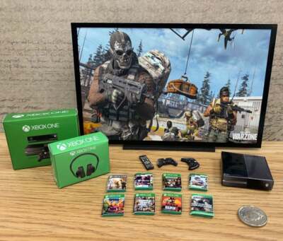 Miniatur Xbox One Bundle / PERSONALISIERTER TV und Spiele / Puppenhausmöbel