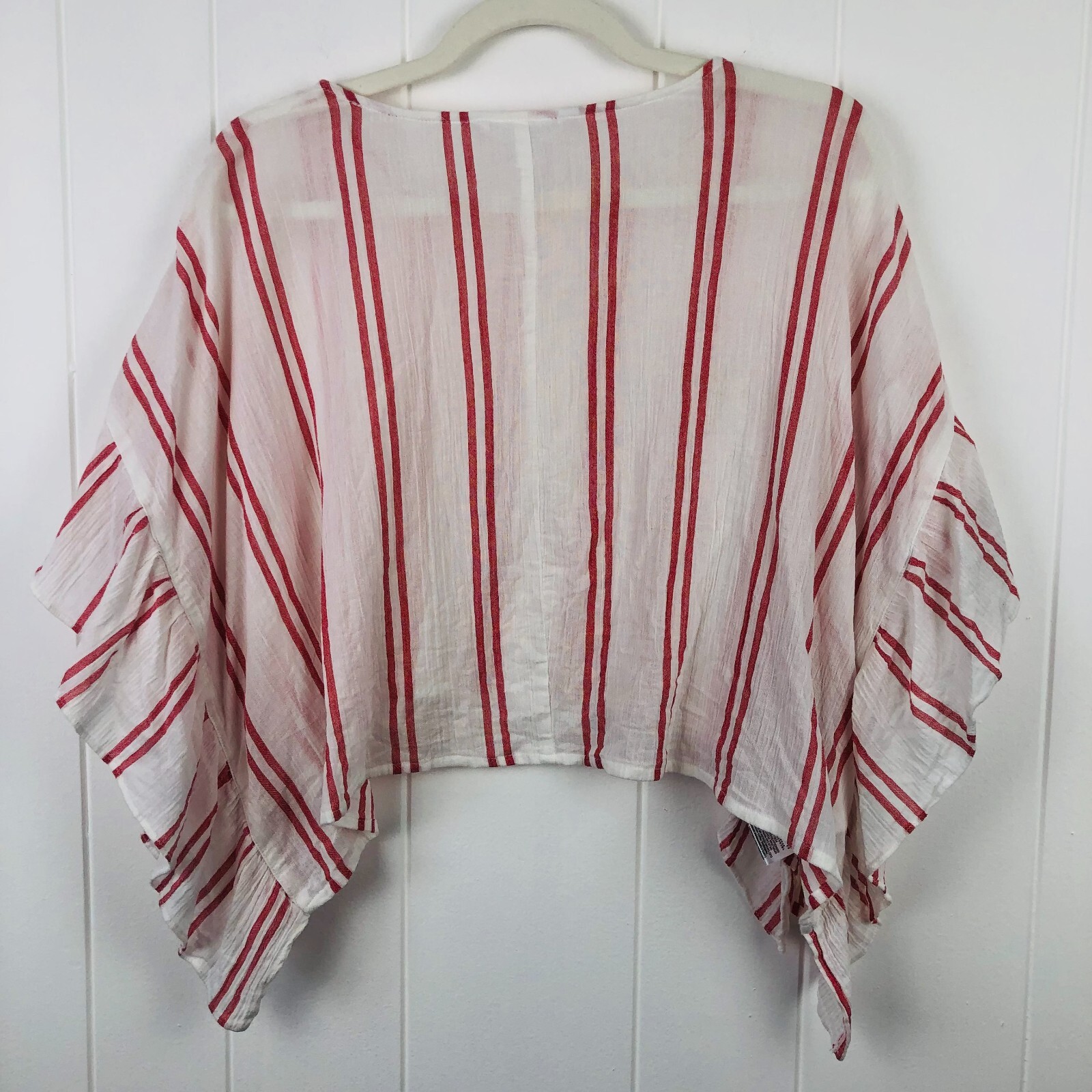 BCBGeneration Flutter Sleeve Crop Top Medium - image 2