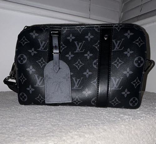 Louis Vuitton Men’s City Keepall Bag