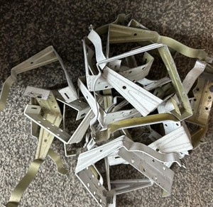 #893A 24 Used Gutter Hangers and 17 bars still in good shape