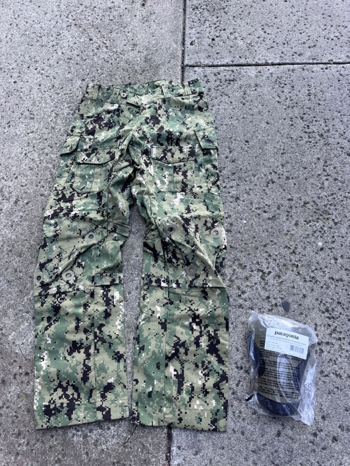 Patagonia AOR2 Level 9 Combat Pants 32 Regular w/ VIKP 1.0 Kneepads