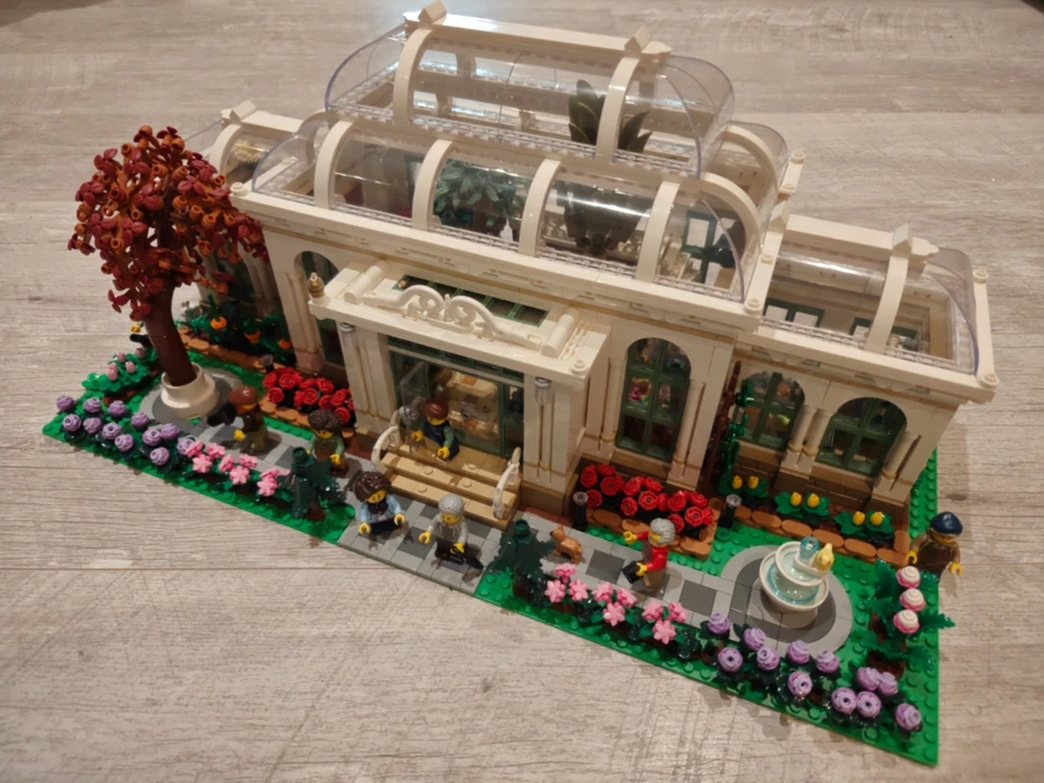 LEGO Ideas 21353 The Botanical Garden, photo 1 of 5