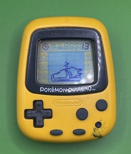 ⚡️Vintage 1998 Pokemon Pikachu Tamagochi - Nintendo -Tested and working⚡️