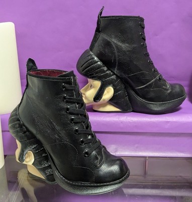 Irregular Choice Elvis HeartBreak  Wedge Bootie  Women's 40 Black  SUPER RARE  