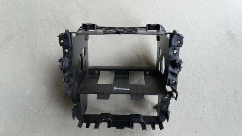 VW Scirocco III  3 Einbaurahmen Radio Armaturenbrett 1Q0858089