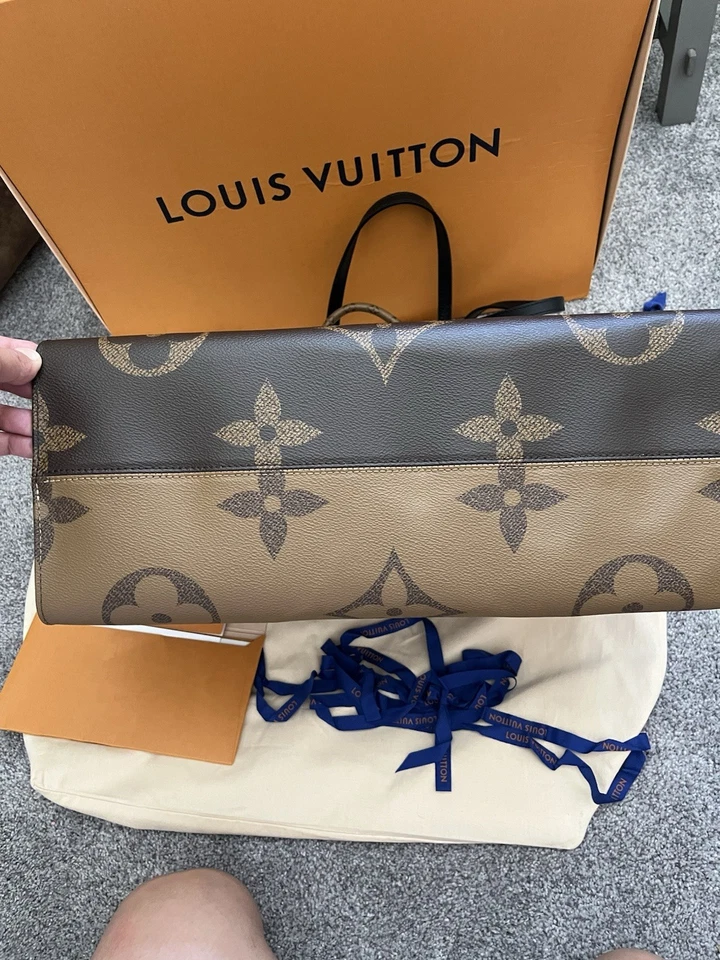 Recibo y caja Louis Vuitton onthego GM Foto 4 de 4