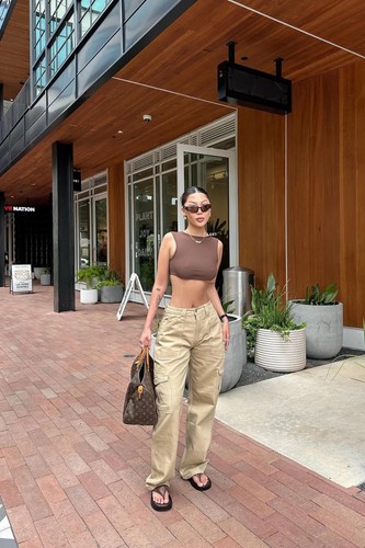 Fashion Nova Tall Size 11 Khaki Cargo Carpenter Pants NWT Tan Utility Style - Picture 3 of 20