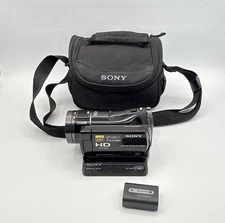 Sony HDR-CX7 Handycam HD Digital Video Camera Recorder AVCHD, 10x Optical Zoom