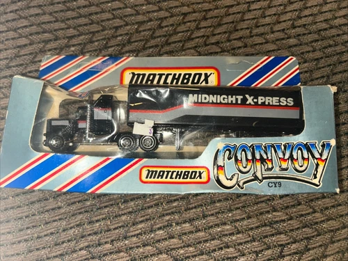 Vintage 1983 Matchbox Midnight X-Press Convoy Box Truck CY9 Kenworth