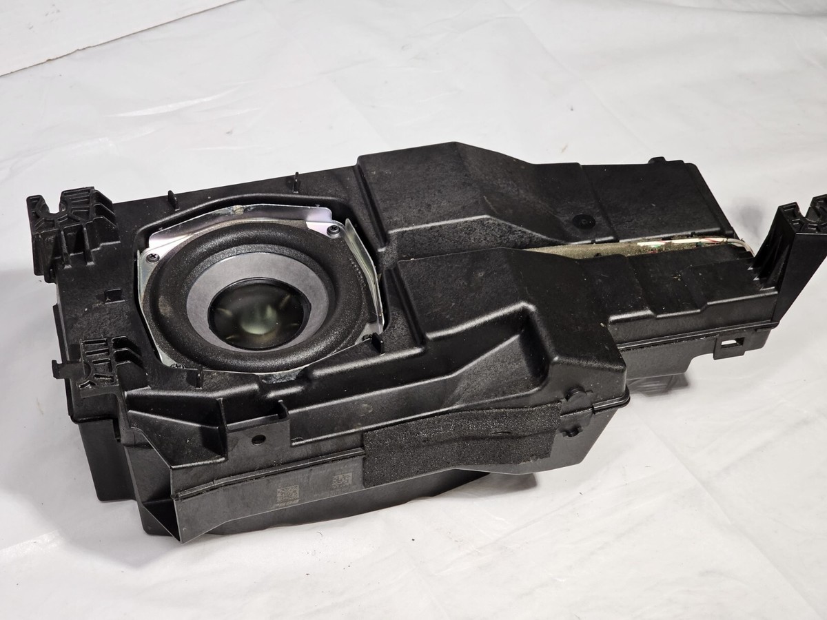 キャデラック エスカレード　Bose アンプ　 No 25939529 キャデラック エスカレード Bose アンプ No 25939529