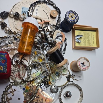 Estate Lot-Vintage Junk Drawer.Collectibles,Jewelry,Trinkets,Coins,-lot# SPE1222