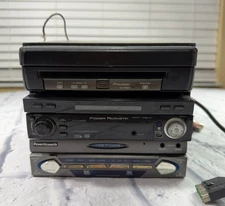 3 TOUCHSCREEN CD/DVD/USB/SD PLAYER A2DP BLUETOOTH Pioneer AVX-P7000CD, Acoustik