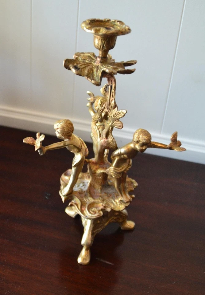 Antiguo candelabro francés siglo XIX bronce con querubines palomas Foto 2 de 4