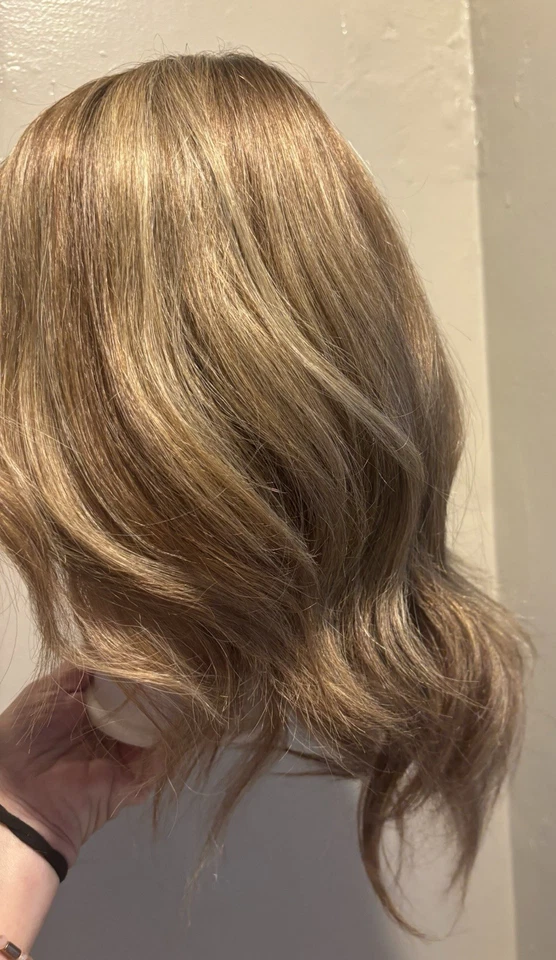 Hoyuelos Hera castaño rojizo, peluca de cabello humano rubio... como Jon Renau, Ellen Willie, Henry Margu Foto 3 de 4