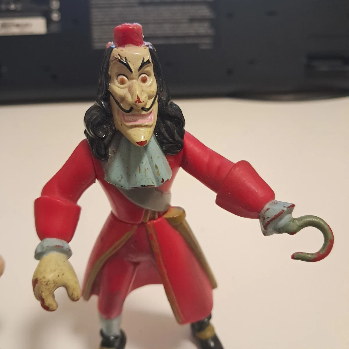 Lot of 2 action figures 15 cm PETER PAN articulated with CAPTAIN HOOK Disney