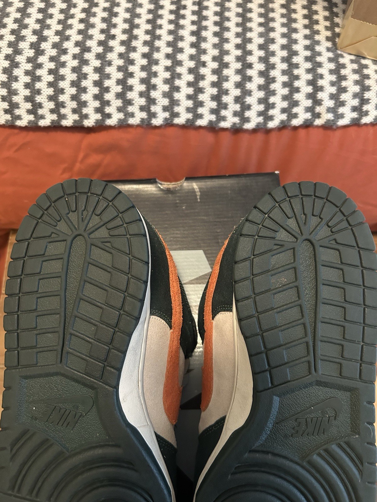 Rare Size 12 - Nike SB Dunk Low Pro “Eire” VNDS image 7