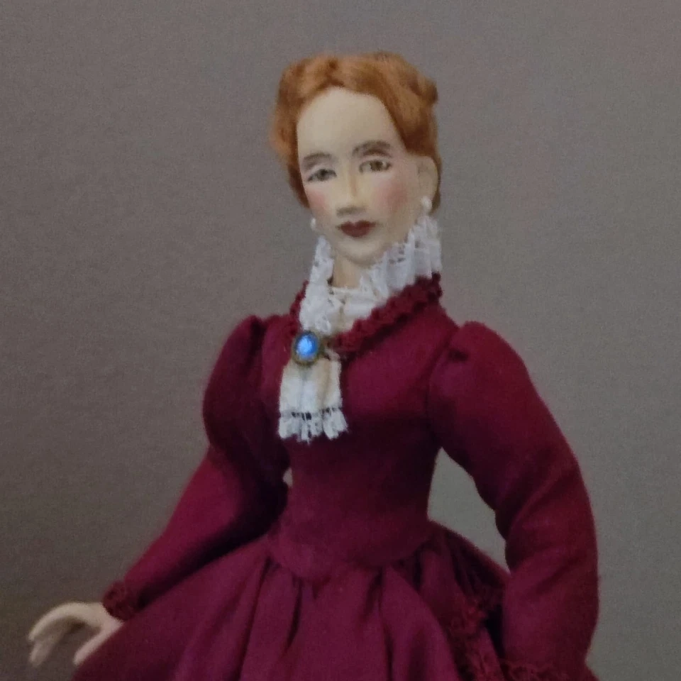 Miniature 1/12" dollshouse One of a Kind Lady Doll in Mid Victorian Fashion - Immagine 4 di 4