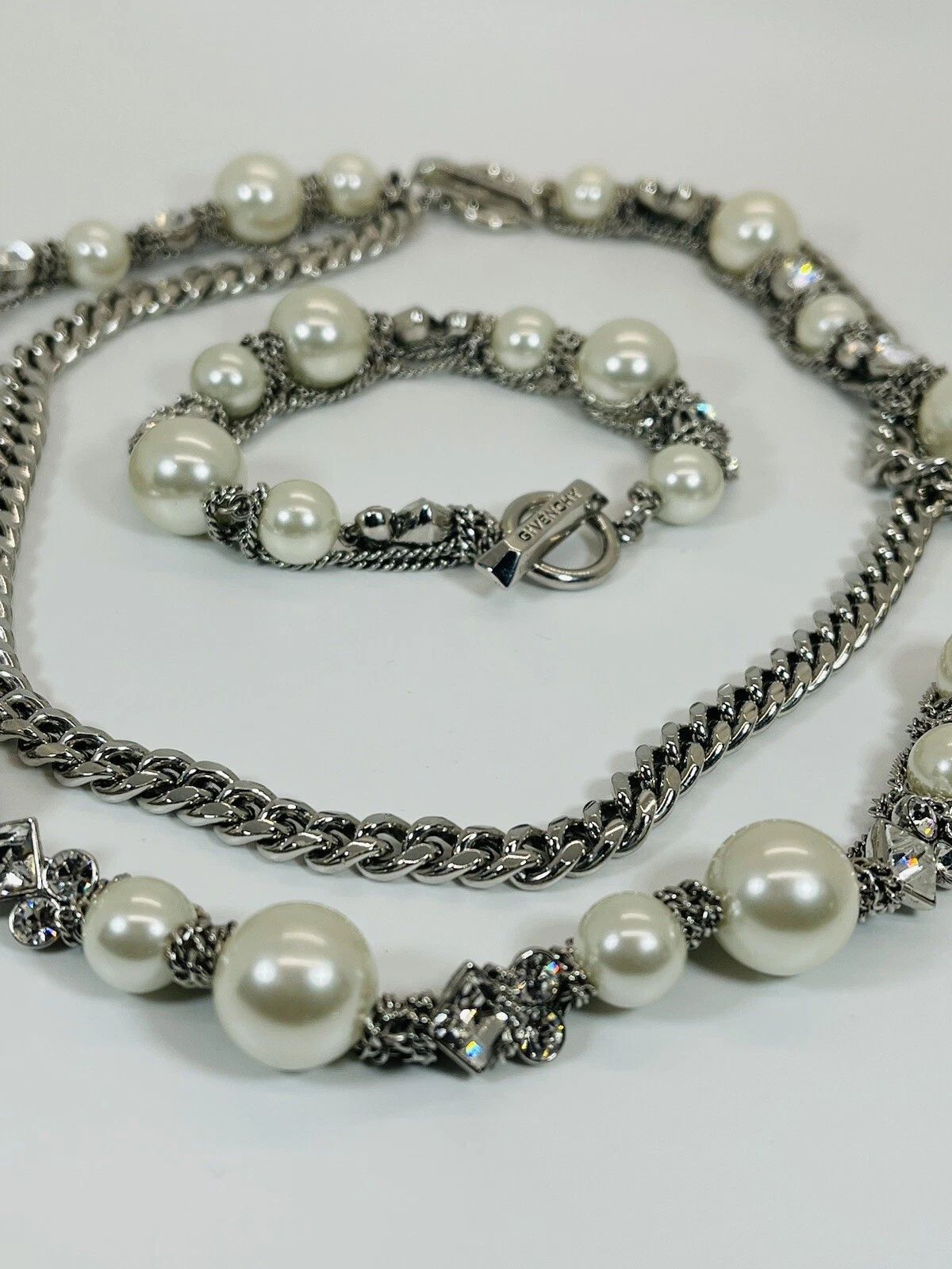 GIVENCHY Argento Tono Finta Perla Parigi • Collana & Bracciale Mezza Parure New York