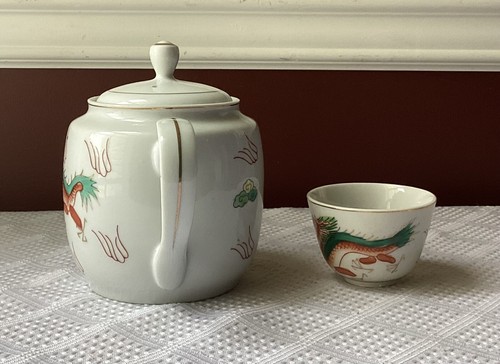 Vintage/ Antique 11-piece Chinese Porcelain Tea Set with Dragon Design - Picture 8 of 11