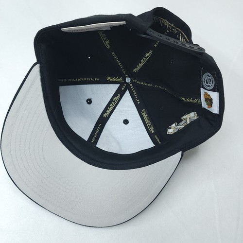 Mitchell & Ness Chicago Blackhawks NHL Double Black Gold Logo Snapback Mütze - Bild 7 von 11