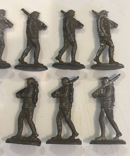 SOLDATINI VINTAGE 16-1,75 POLLICI in metallo di piombo non verniciato che marciano con riffle - Foto 3 di 4