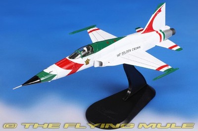 Hobby Master 1:72 F-5E Tiger II IIAF Golden Crown w/Decal