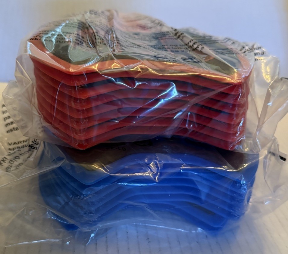 Plastic Throwing Axe Shaped Darts for Bristle Target Game