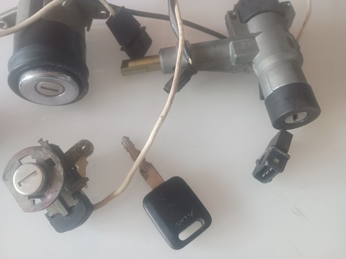 AUDI 80 B4 SALOON LOCK SET - Picture 3 of 3