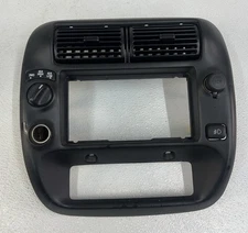 95-04 Ford Ranger Dashboard Trim Radio Heater Bezel W/Vents OEM 4x4 Fog Lights