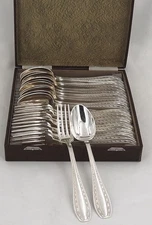 Ercuis Toledo, Art Deco, 12 tableware, 24 pieces, in excellent condition.