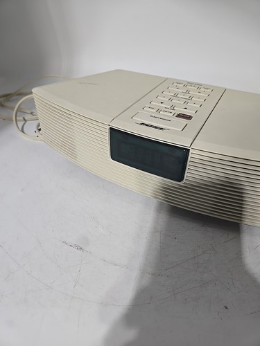 PRE OWNED | Bose AWR1-1W Alarm Clock AM/FM Wave Radio - White - Picture 2 of 10