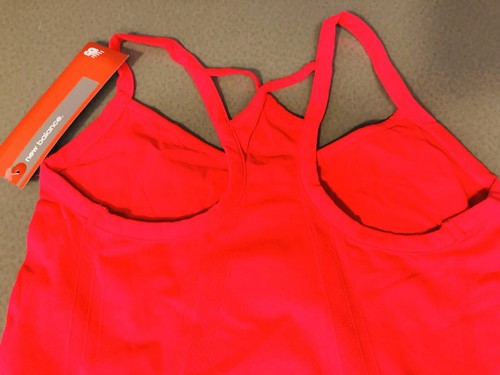 NEW BALANCE Women's Sleeveless ATHLETIC WORKOUT Gym T-shirt Size Large - Picture 6 of 7